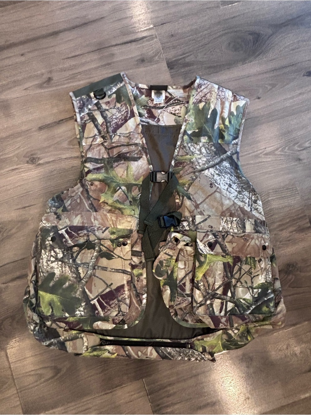 Men's Camouflage Hunting Vest in Green and Brown